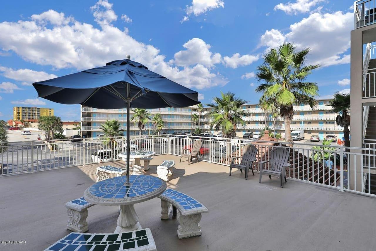 Ocean Breeze - Direct Ocean Front-Pool Is Open Apartment Daytona Beach Exterior photo